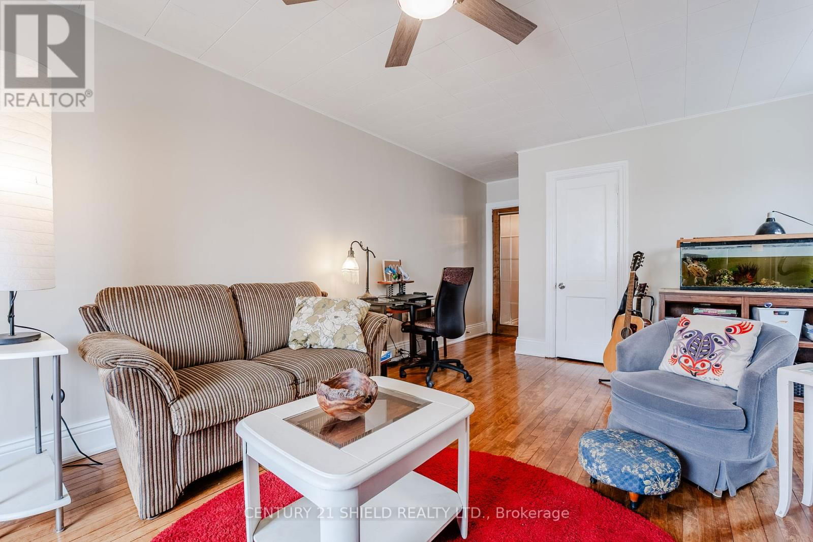 114 GLOUCESTER STREET NORTH Image 26