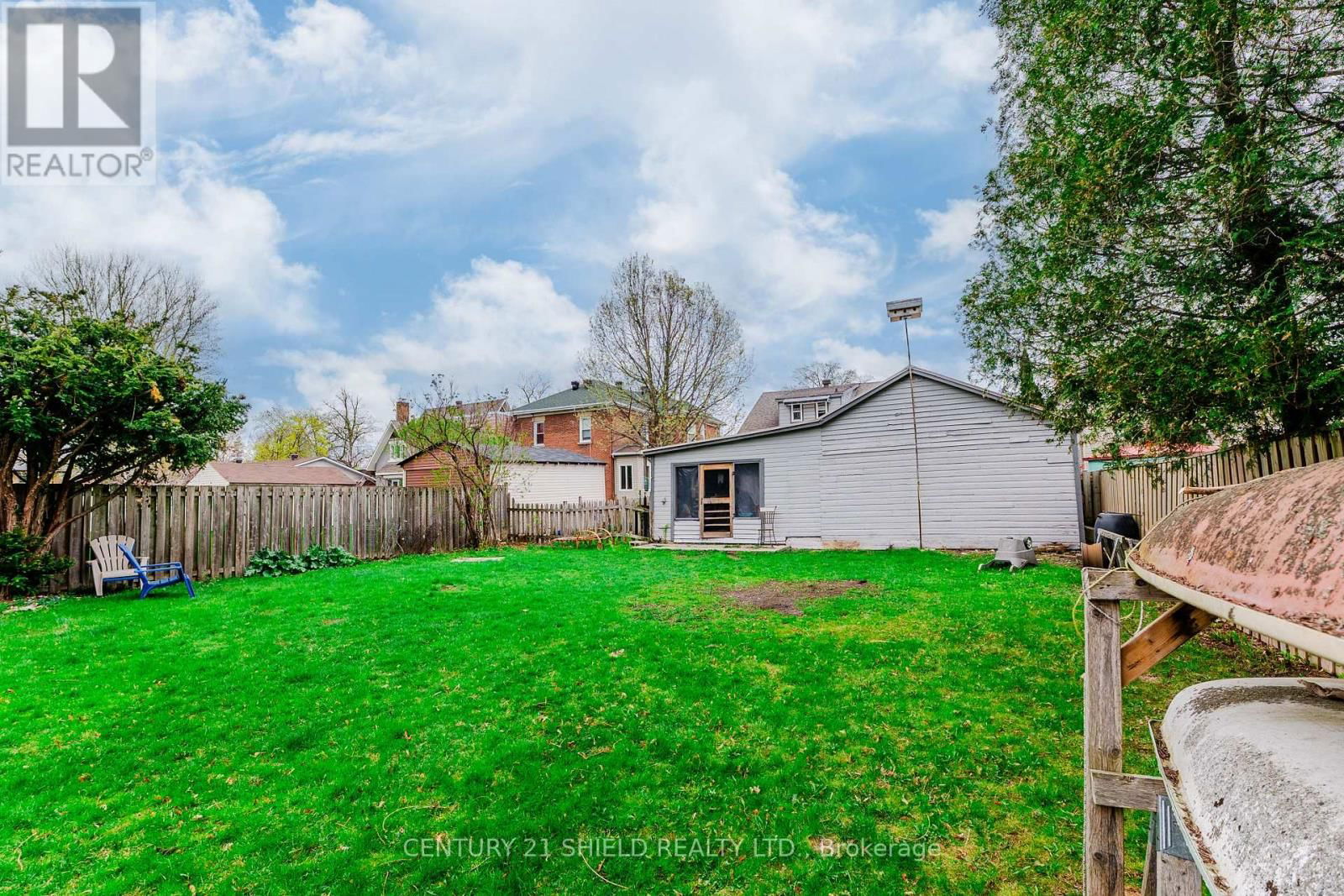 114 GLOUCESTER STREET NORTH Image 40