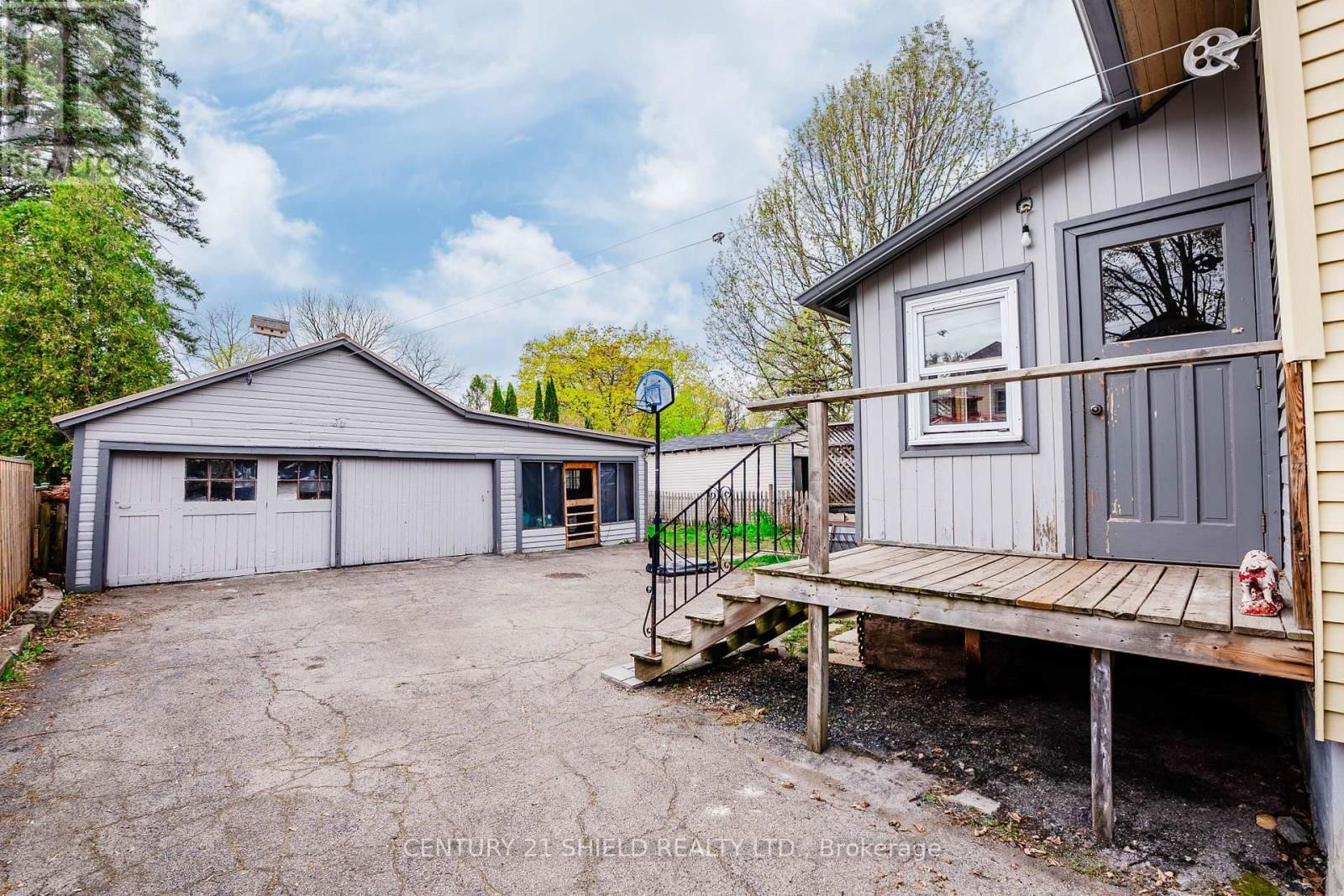 114 GLOUCESTER STREET NORTH Image 42