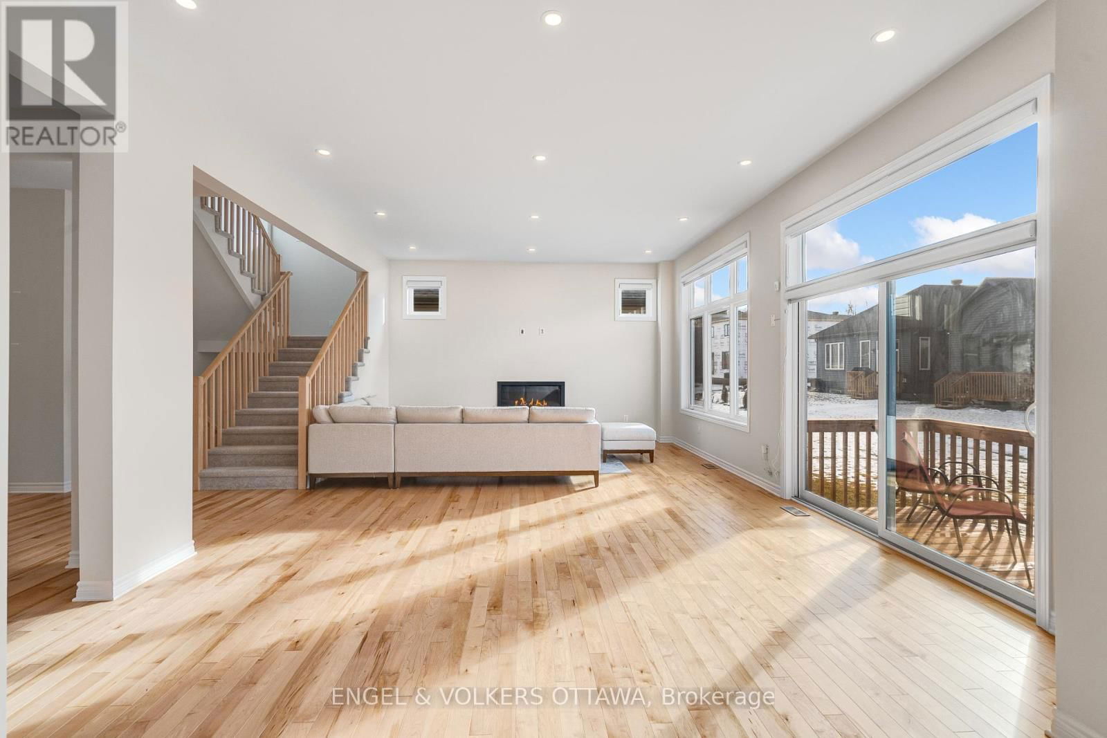 237 KINDERWOOD WAY Image 16