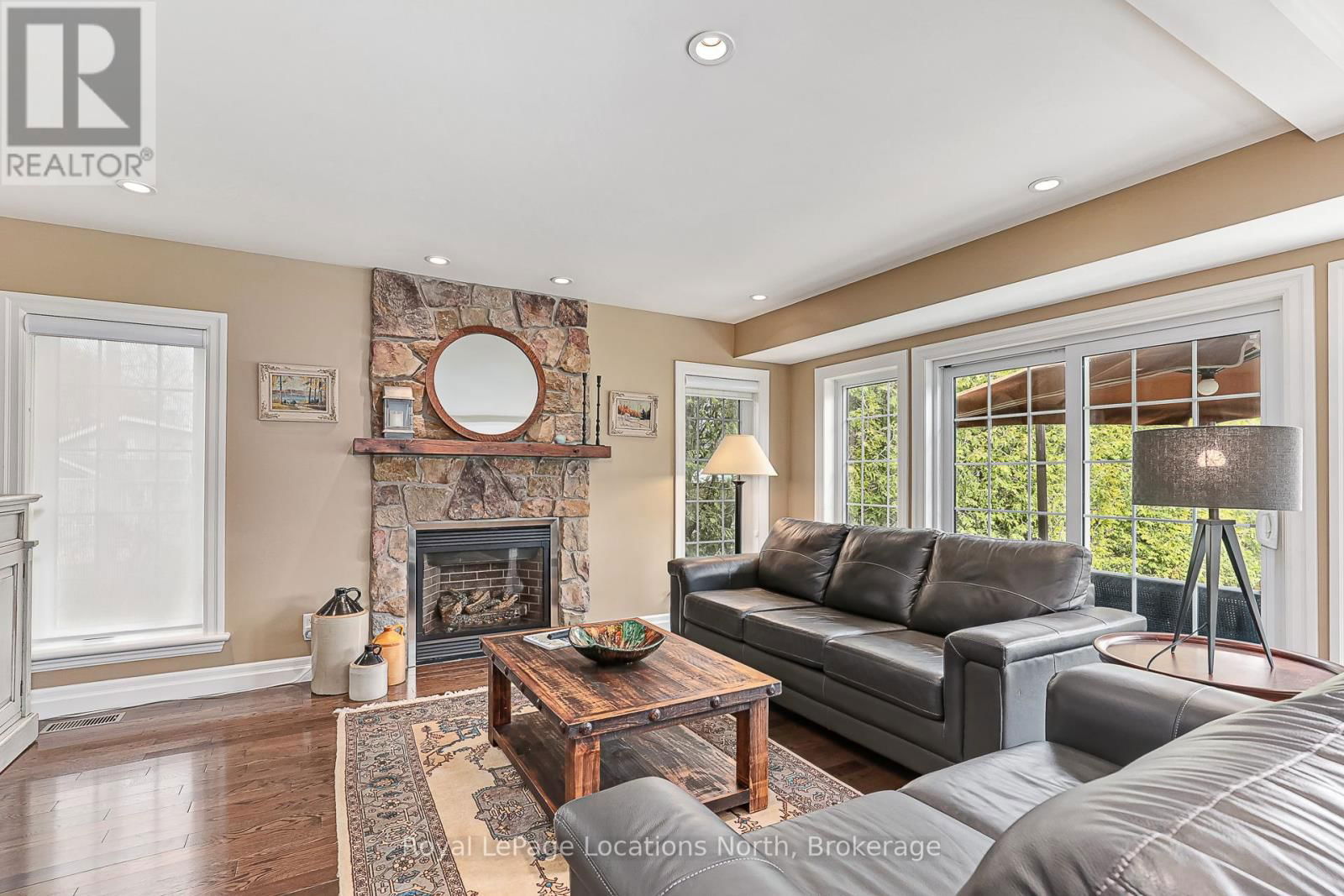213 CAMPERDOWN ROAD Image 14