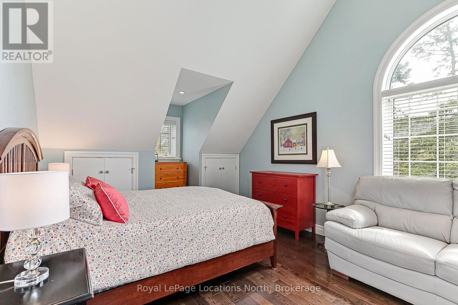 213 CAMPERDOWN ROAD Image 30