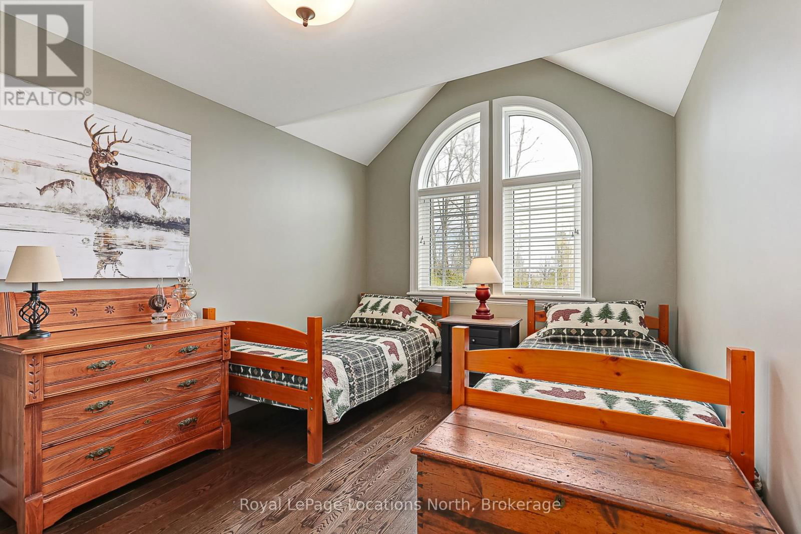 213 CAMPERDOWN ROAD Image 32