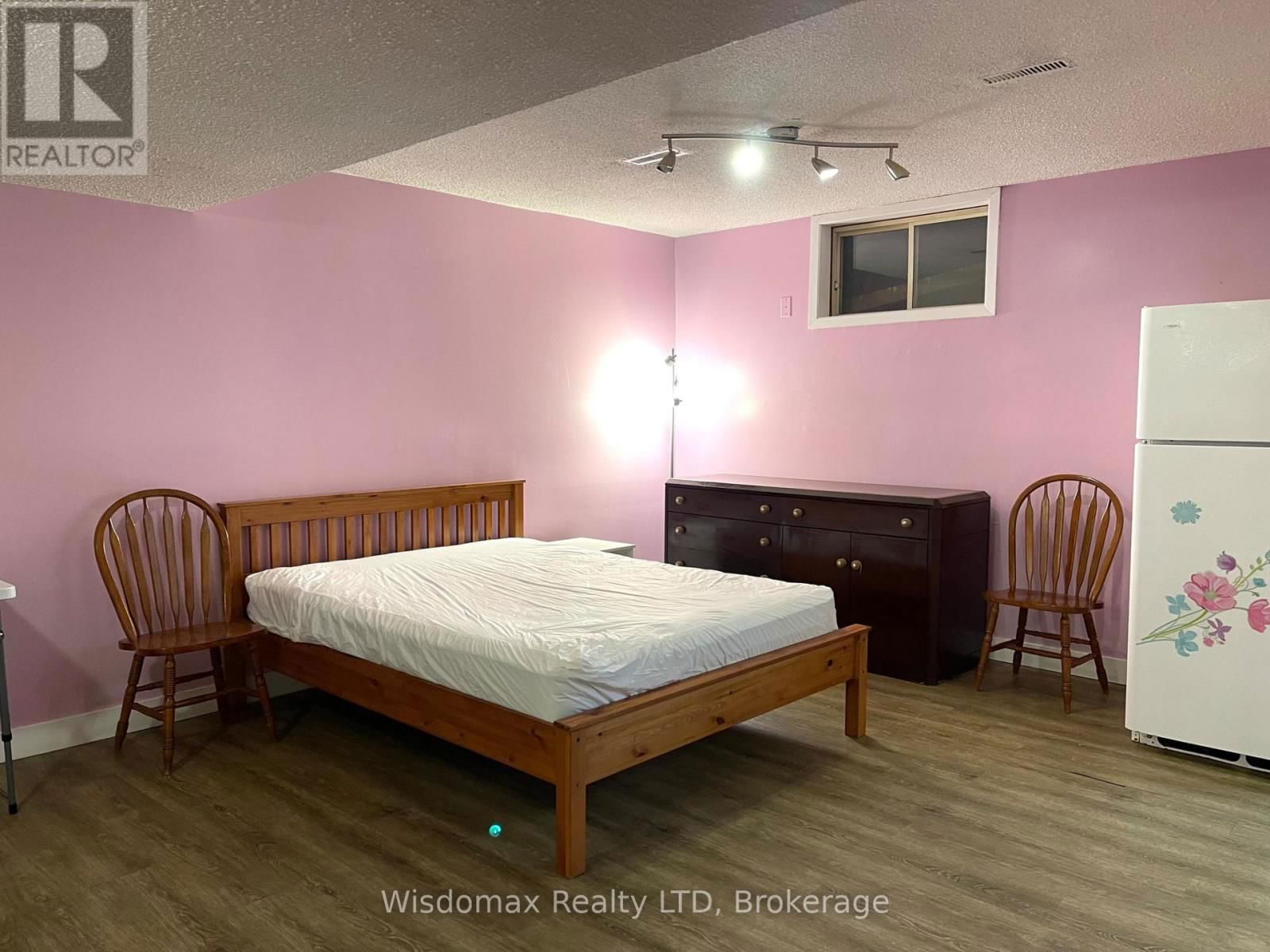 7 GREENMEADOW COURT Image 16