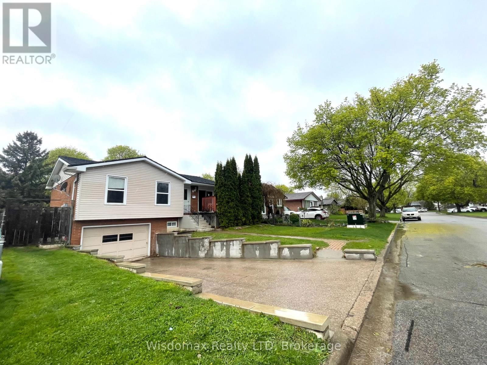 7 GREENMEADOW COURT Image 2