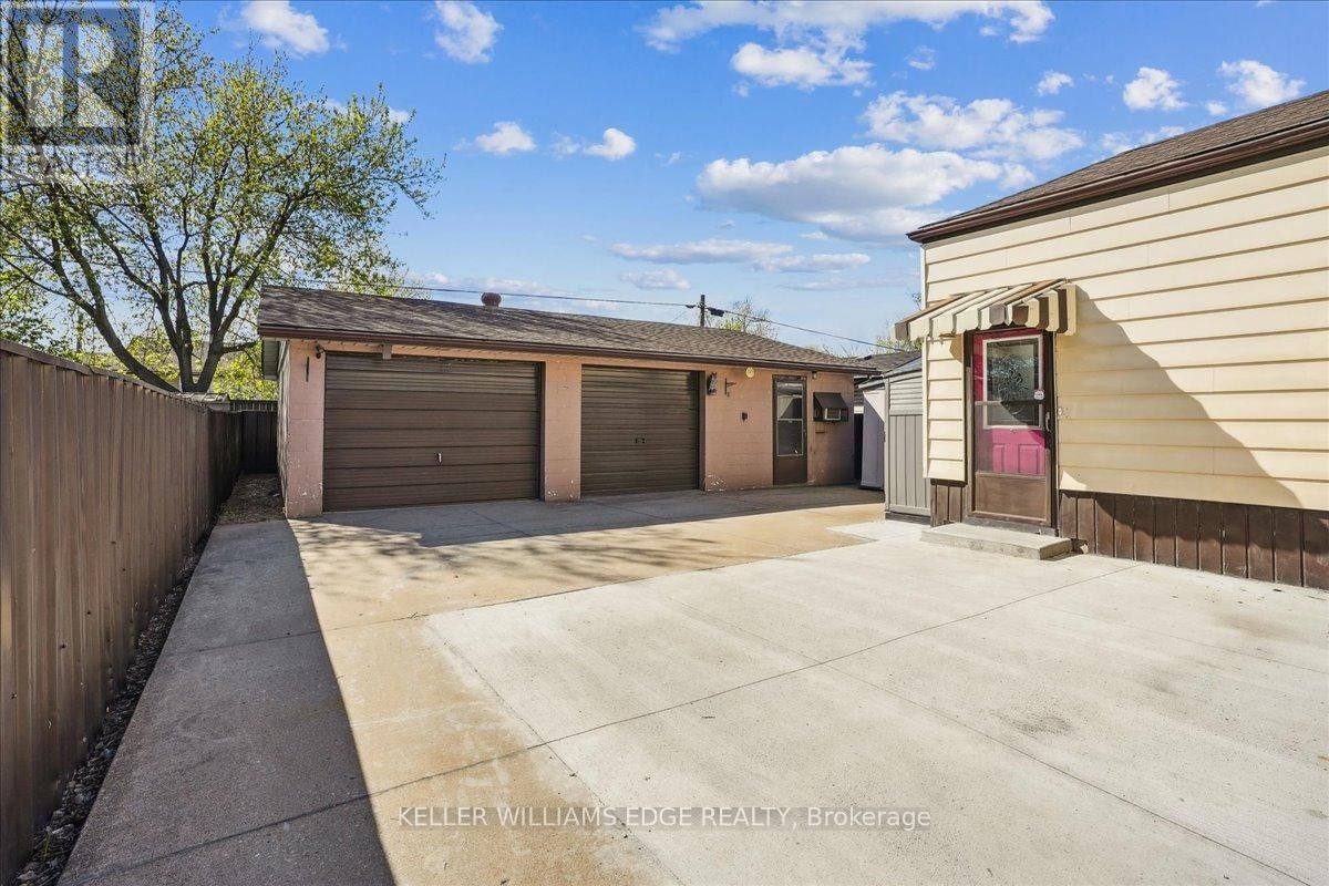 343 WEIR STREET NORTH Image 27