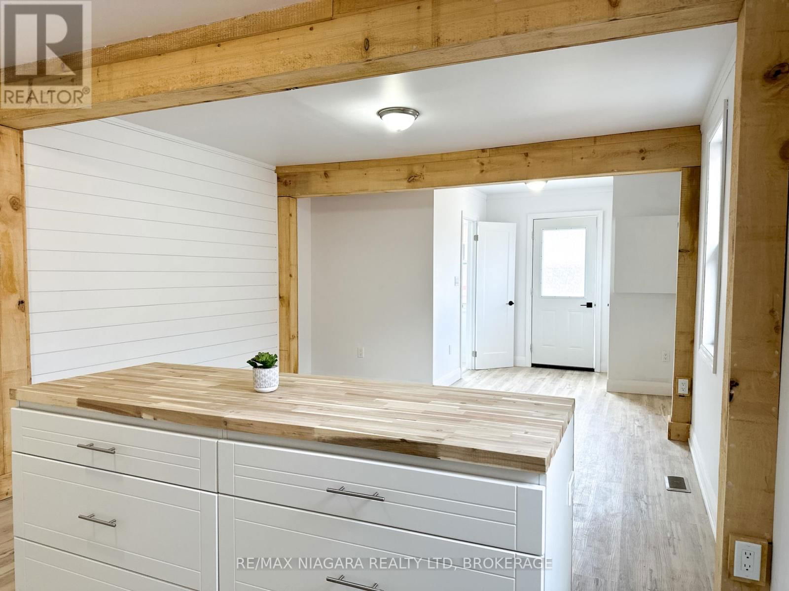 233 PELHAM ROAD Image 12