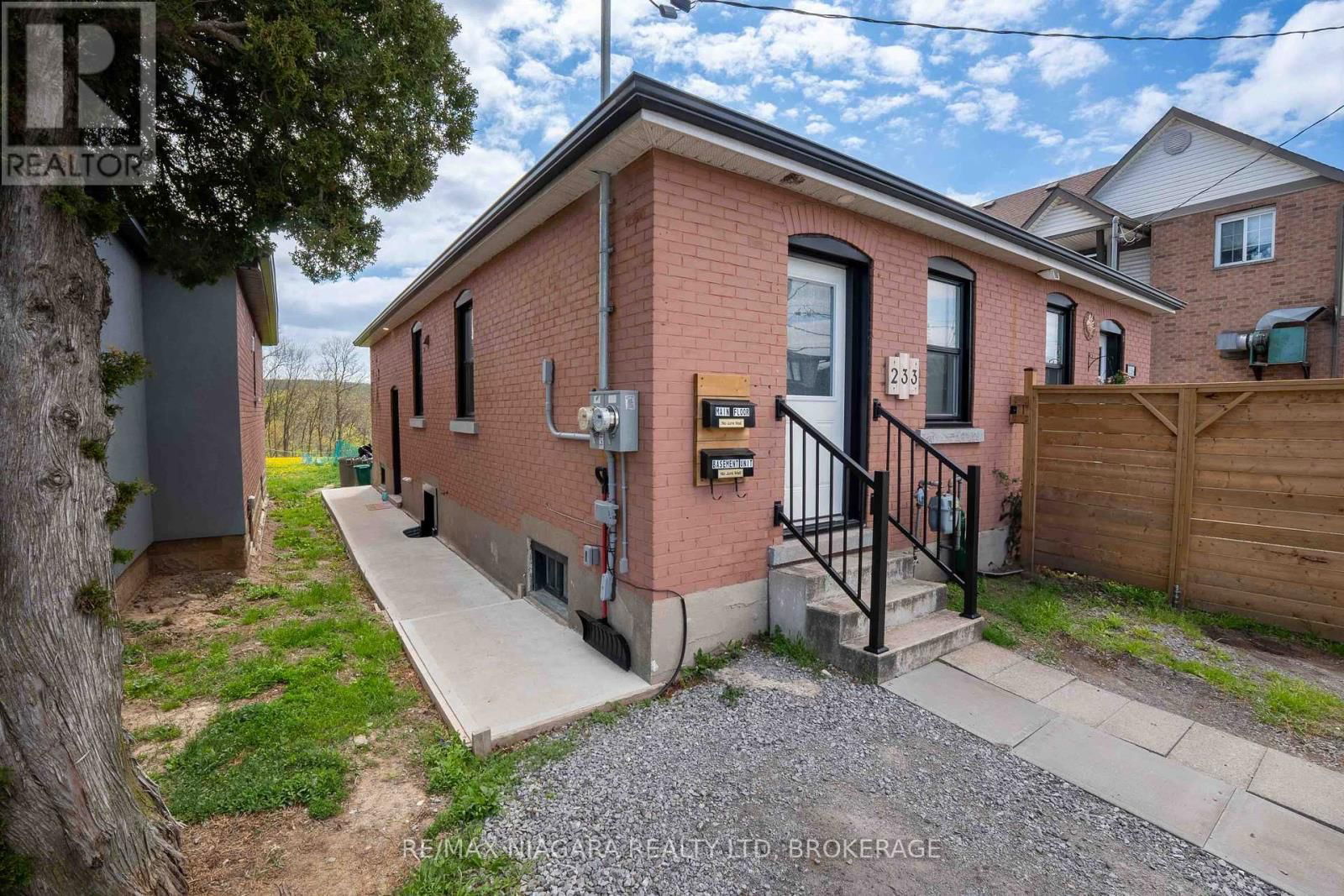 233 PELHAM ROAD Image 24