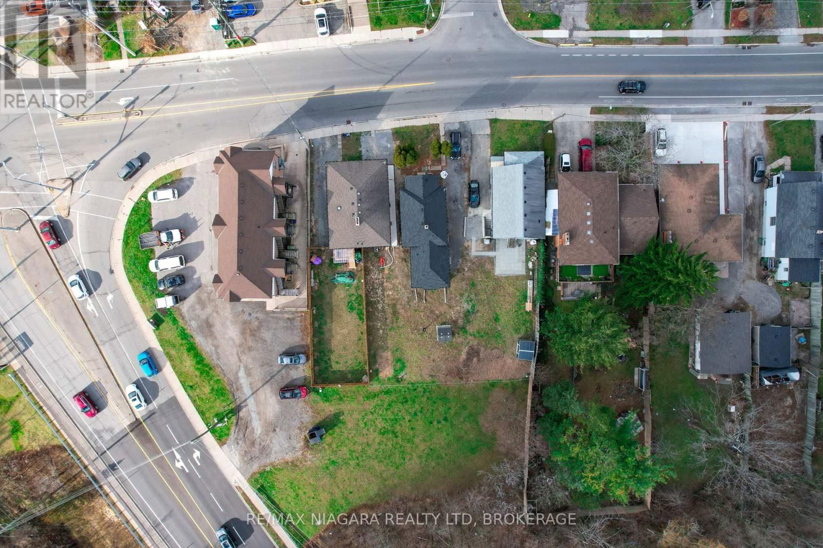 233 PELHAM ROAD Image 37