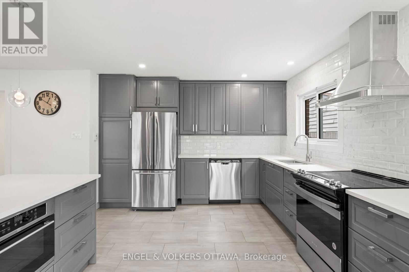 70 VARLEY DRIVE Image 12