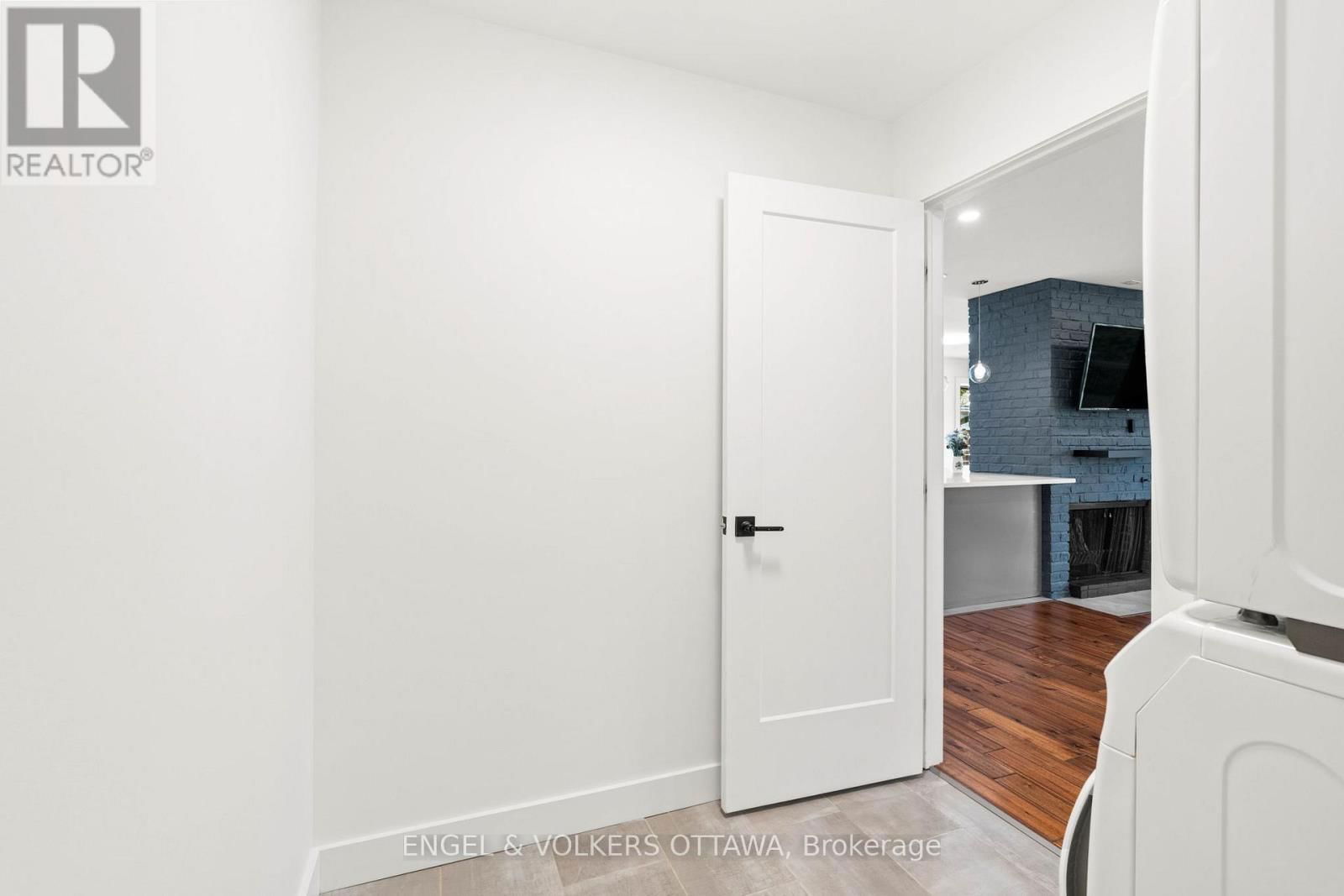 70 VARLEY DRIVE Image 18