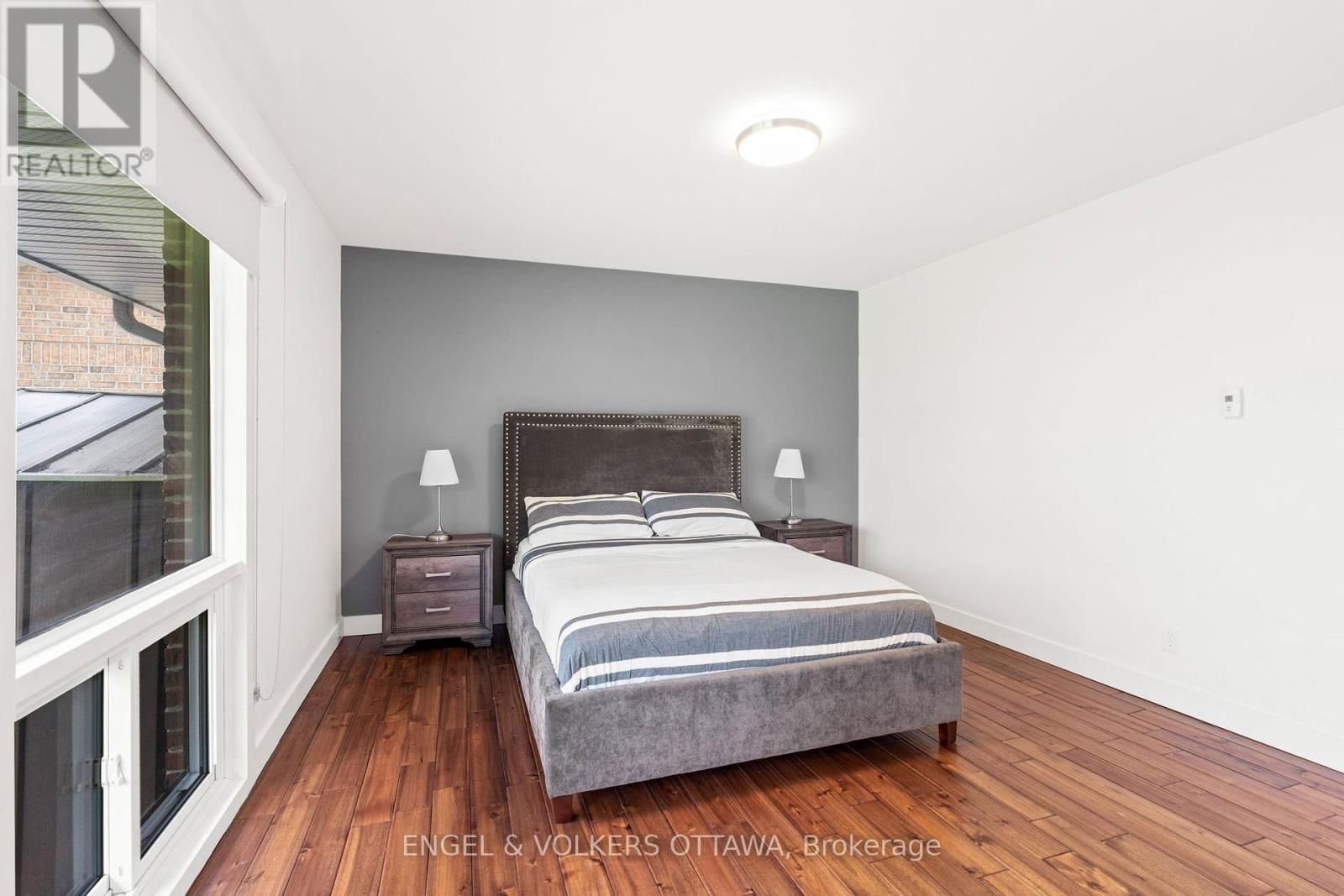 70 VARLEY DRIVE Image 23