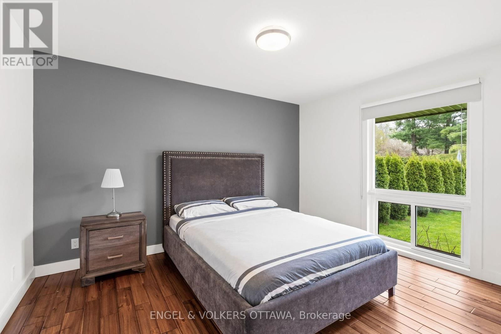 70 VARLEY DRIVE Image 25