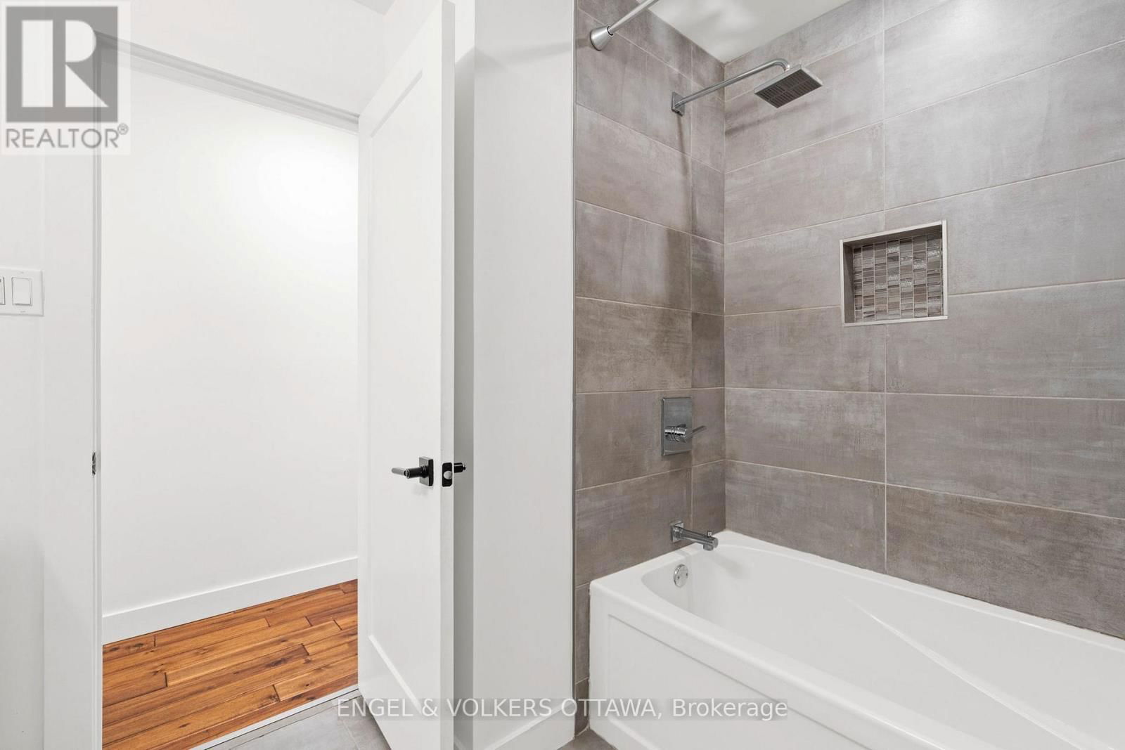 70 VARLEY DRIVE Image 31
