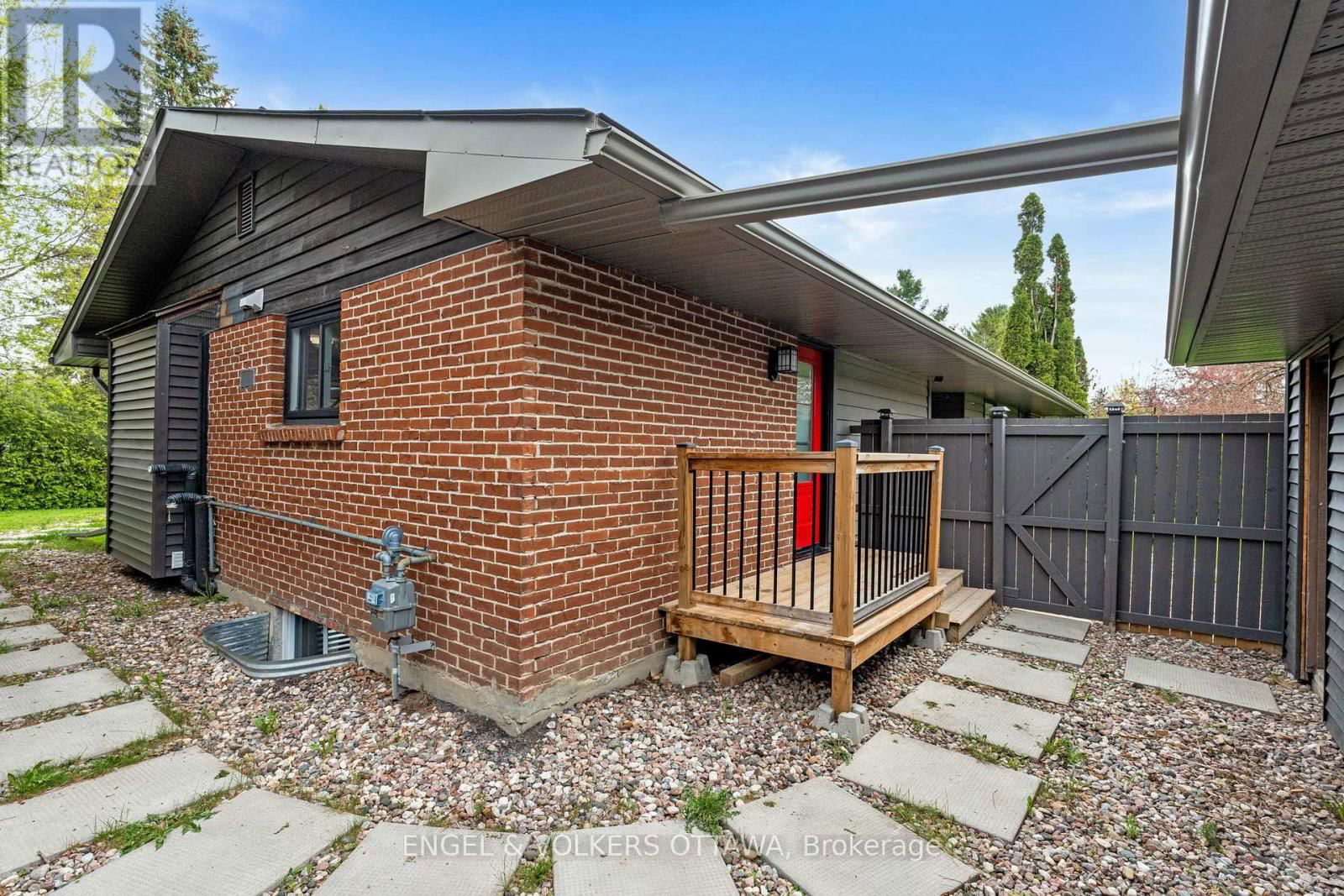 70 VARLEY DRIVE Image 32