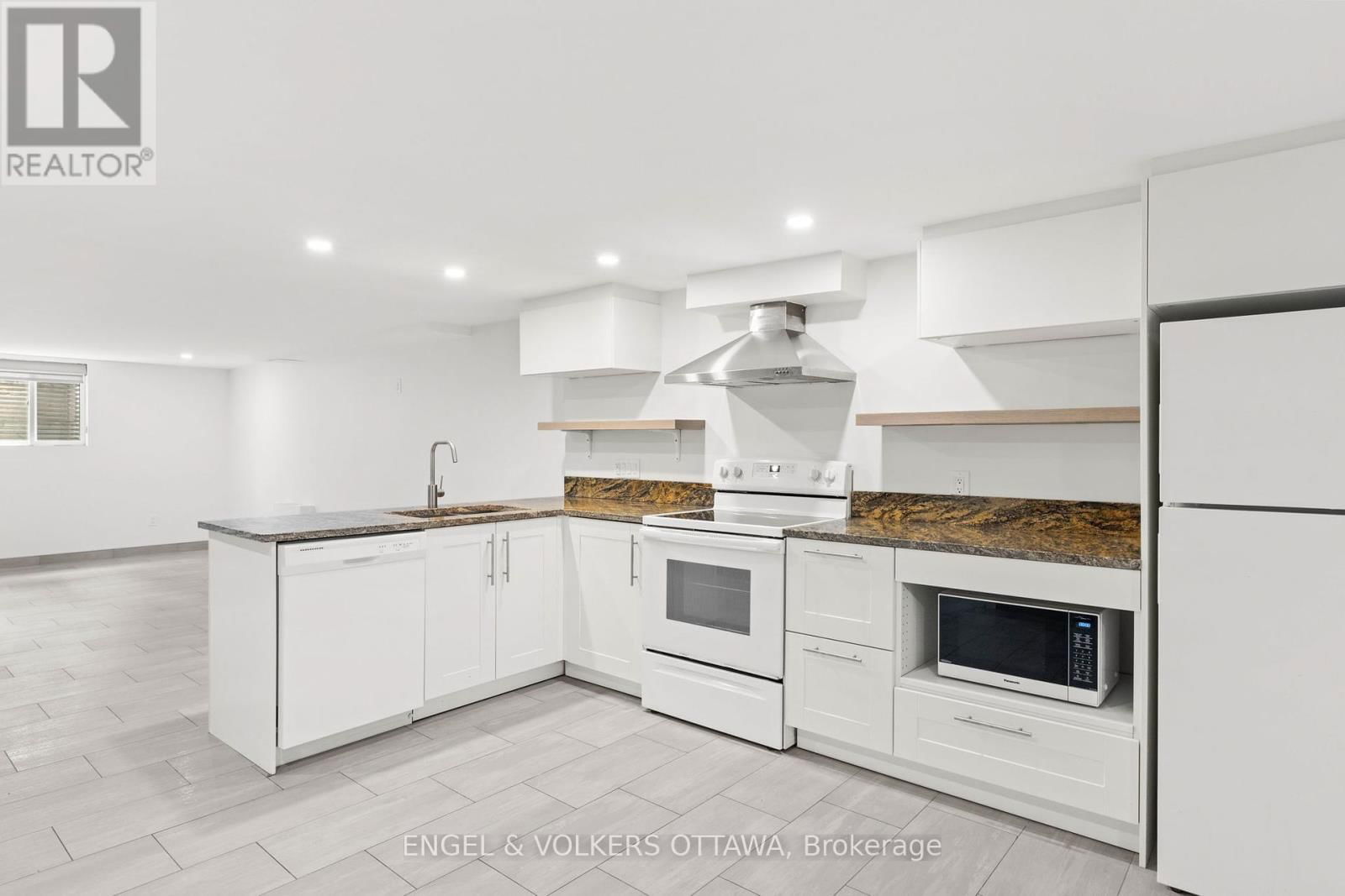 70 VARLEY DRIVE Image 36