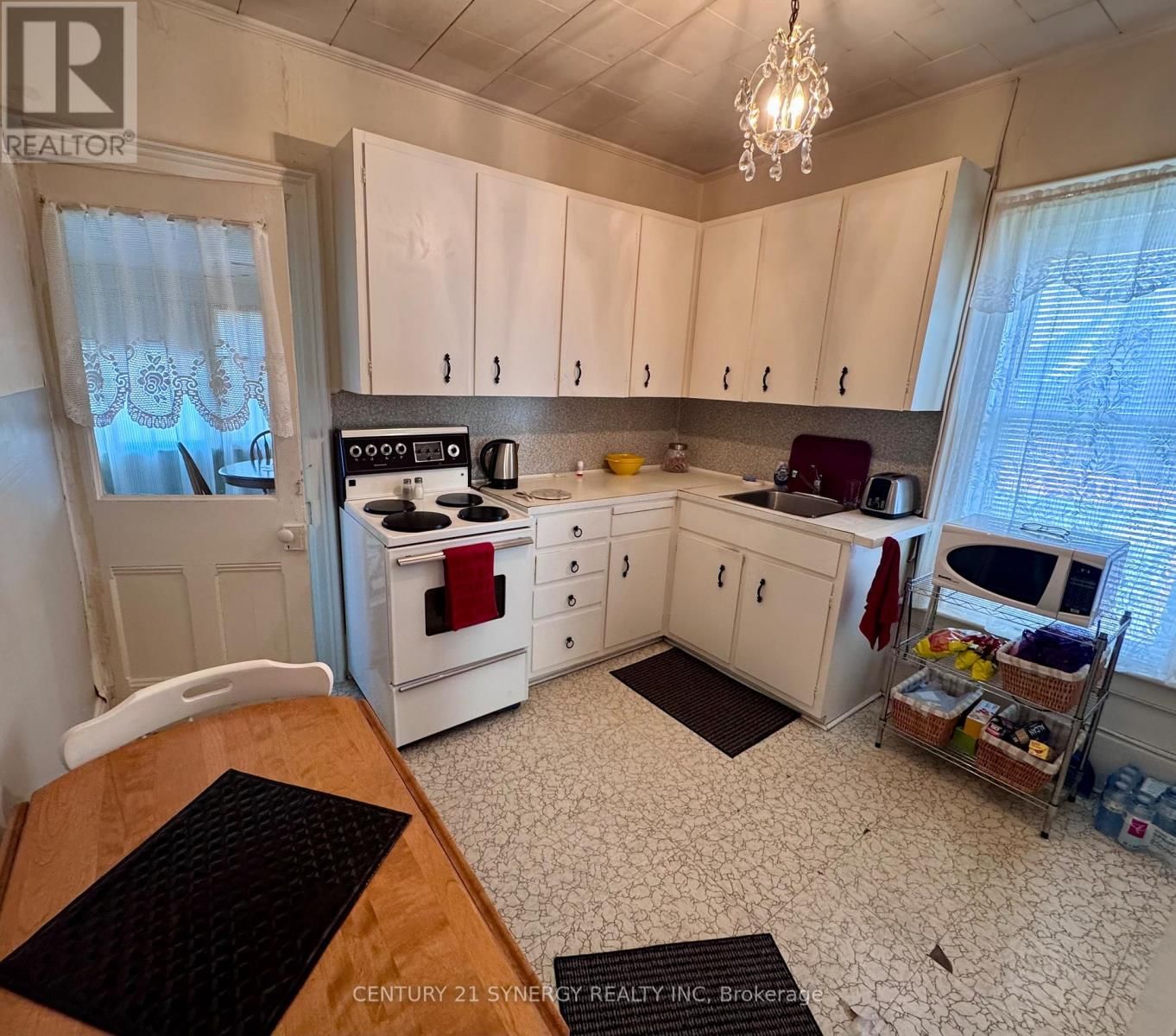 86 BROCKVILLE STREET Image 17
