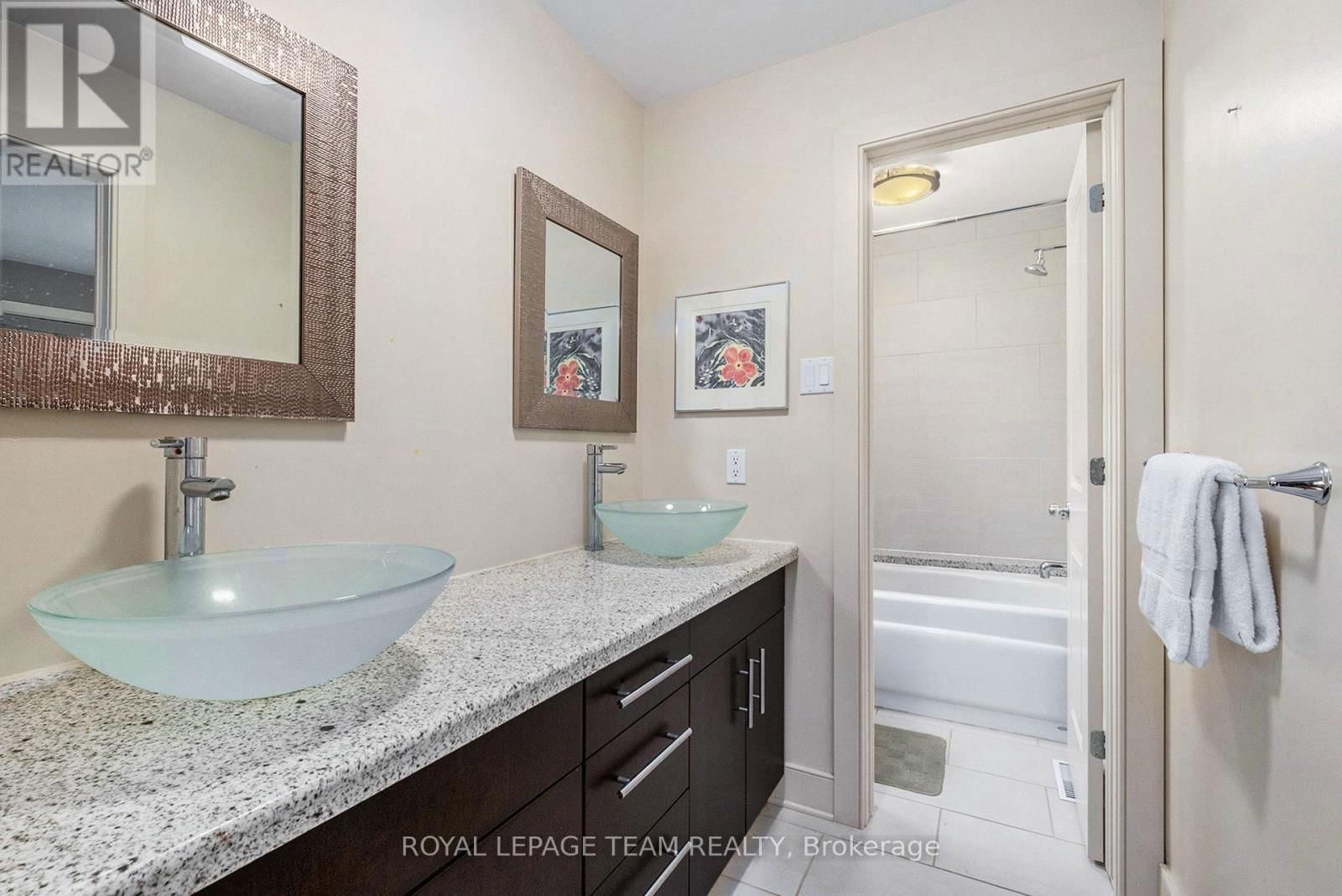 5386 MANSEL CRESCENT Image 28