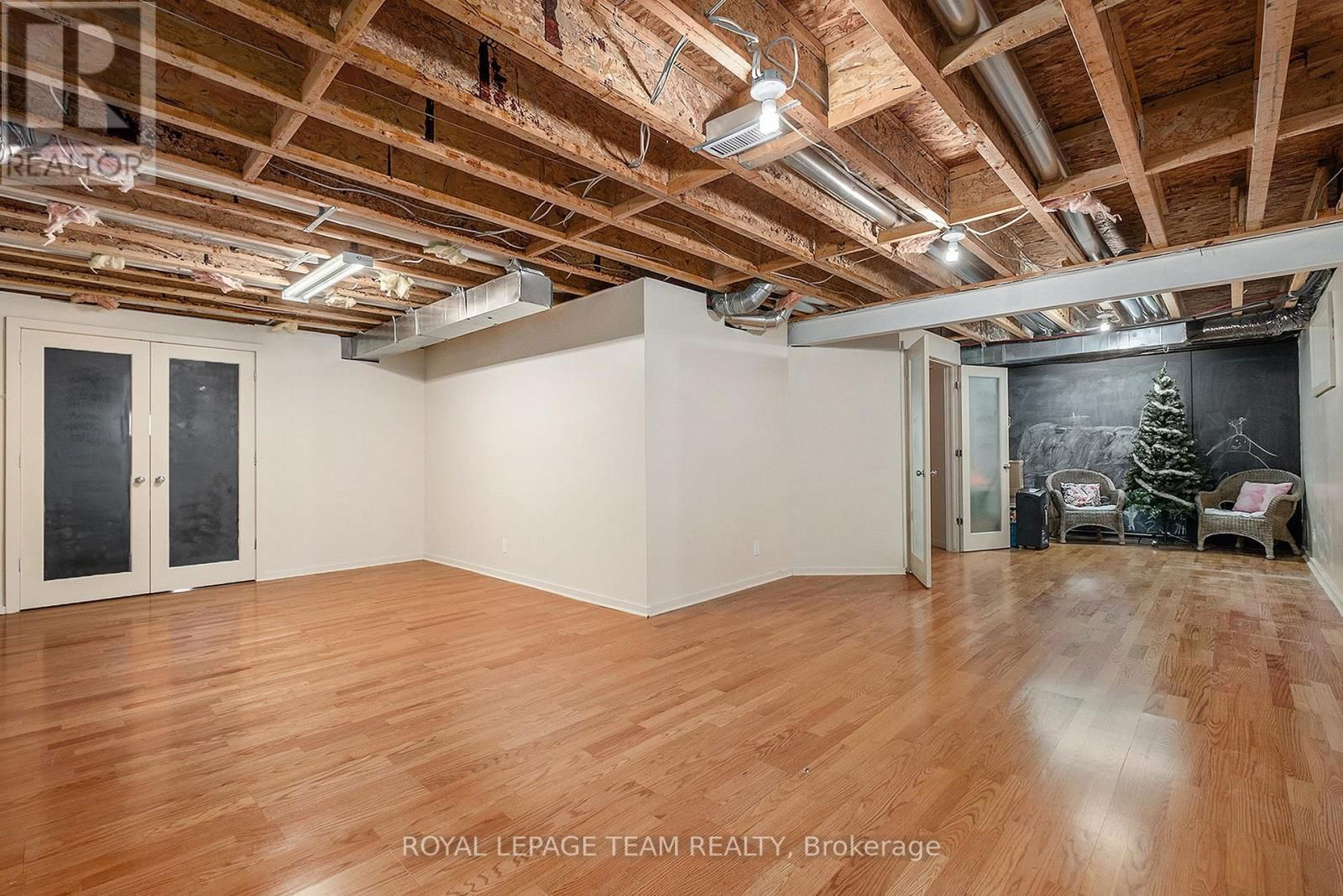 5386 MANSEL CRESCENT Image 31