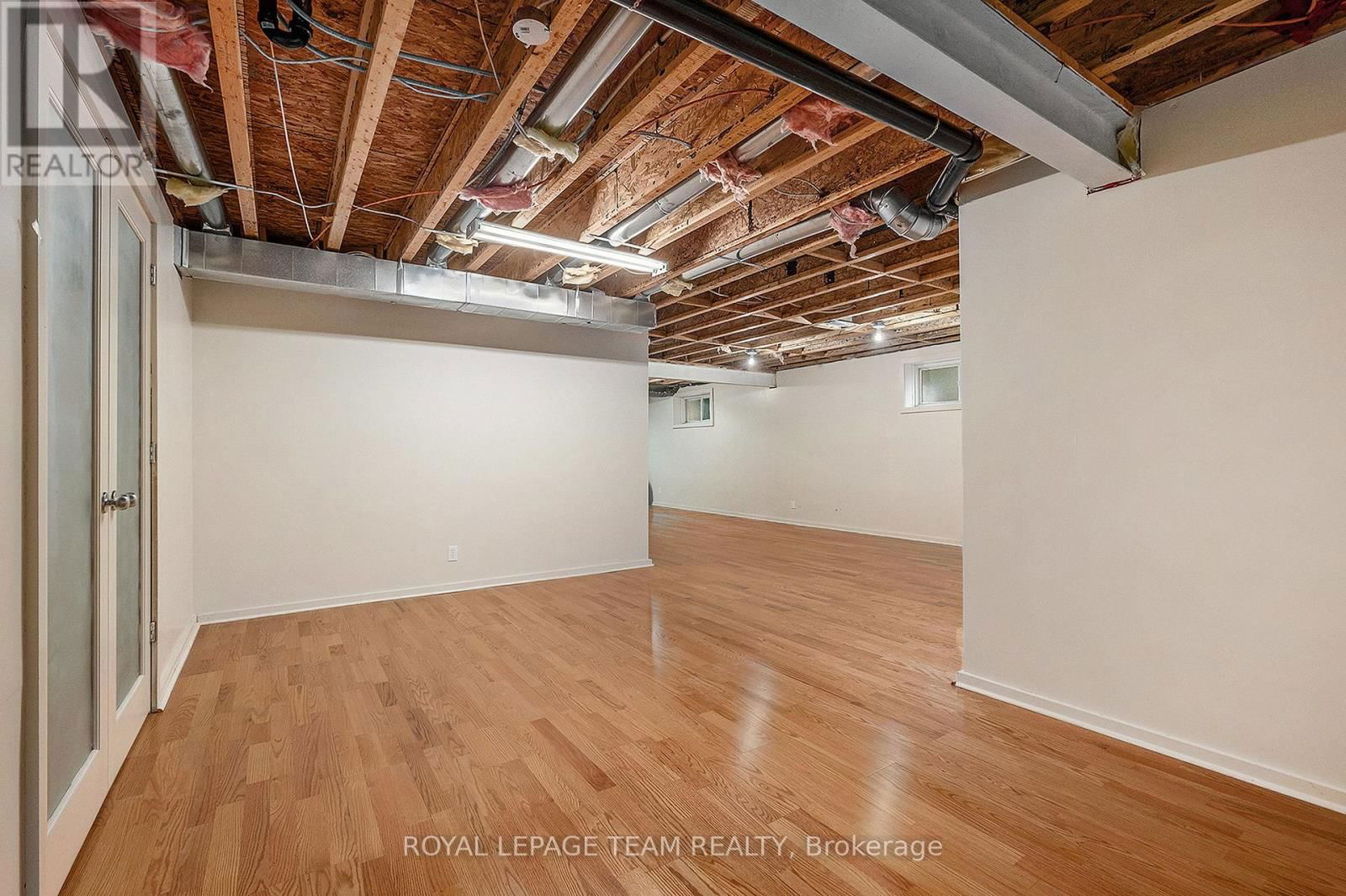 5386 MANSEL CRESCENT Image 32