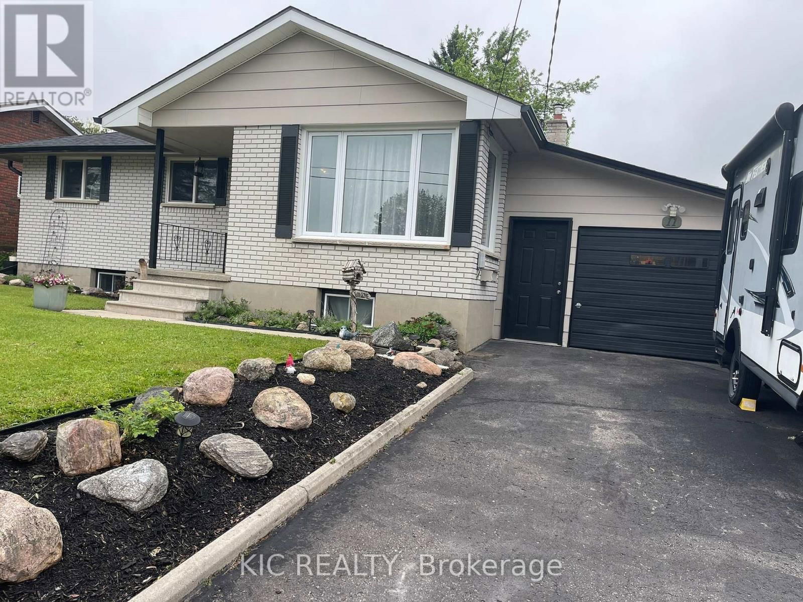 11 MCLEAN AVENUE Image 1