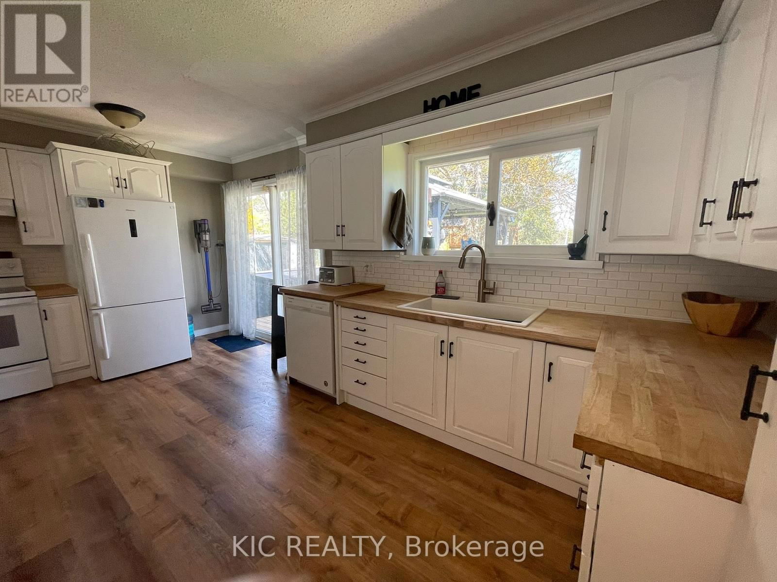 11 MCLEAN AVENUE Image 10