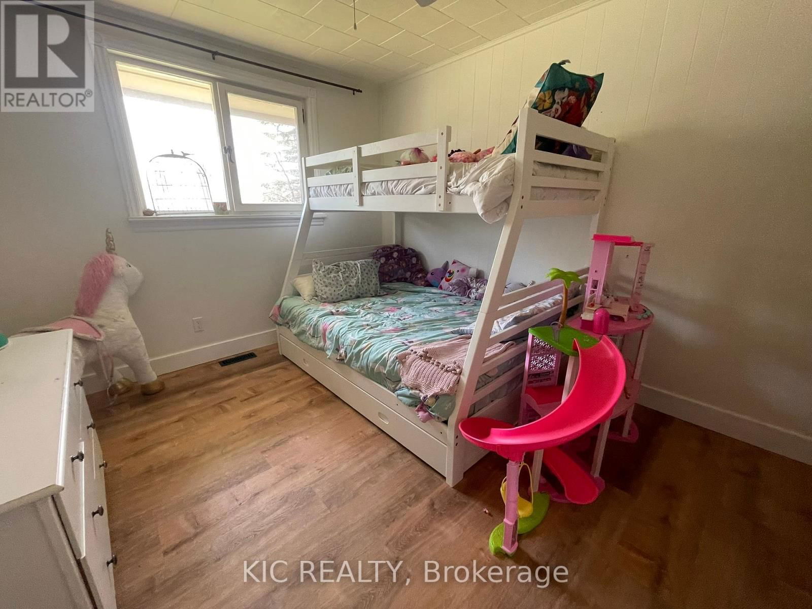 11 MCLEAN AVENUE Image 20
