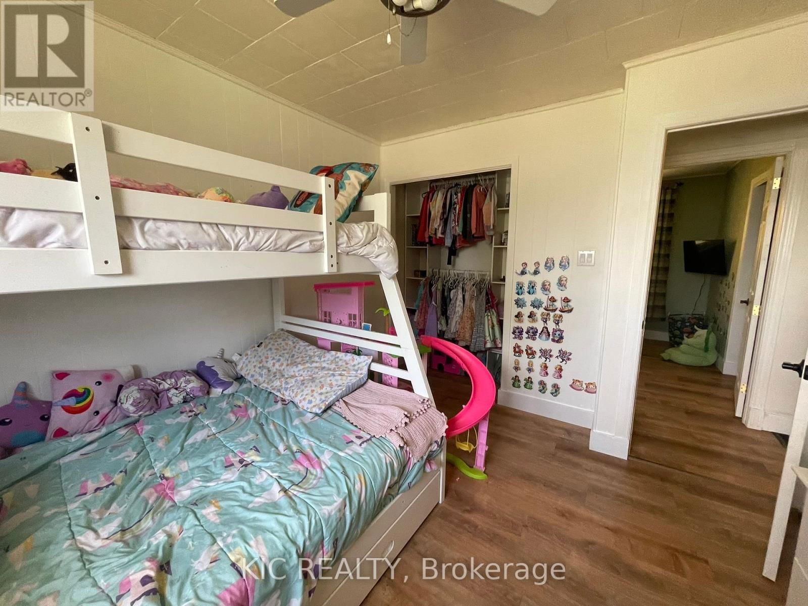 11 MCLEAN AVENUE Image 21