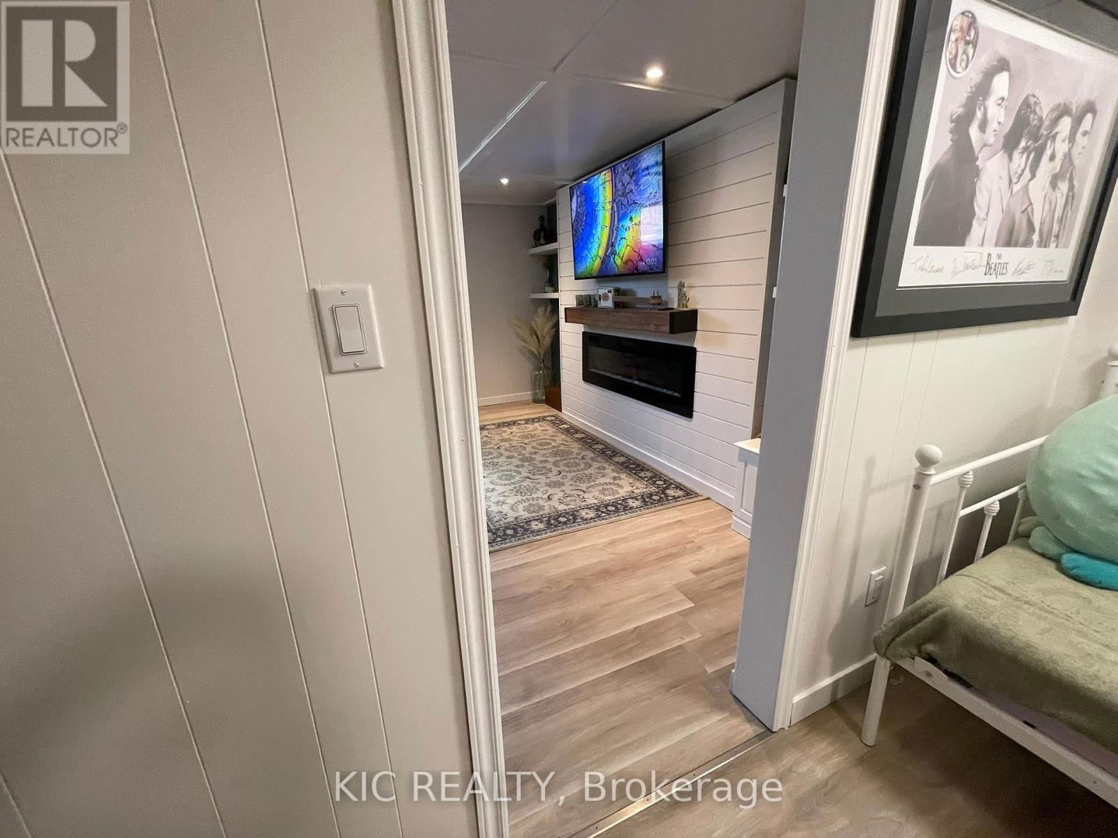 11 MCLEAN AVENUE Image 30