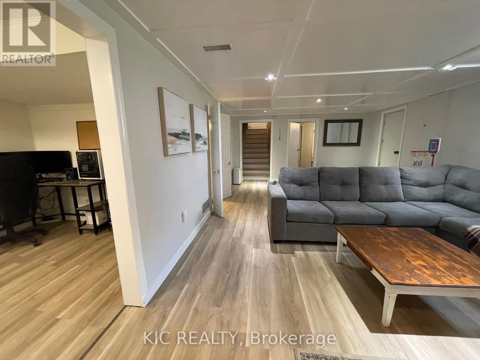 11 MCLEAN AVENUE Image 32