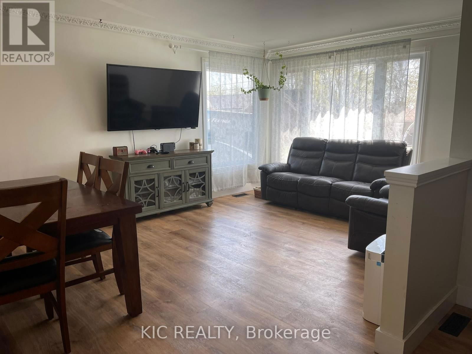 11 MCLEAN AVENUE Image 4