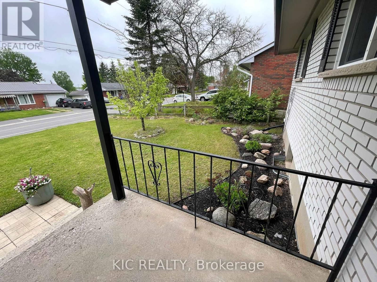 11 MCLEAN AVENUE Image 40