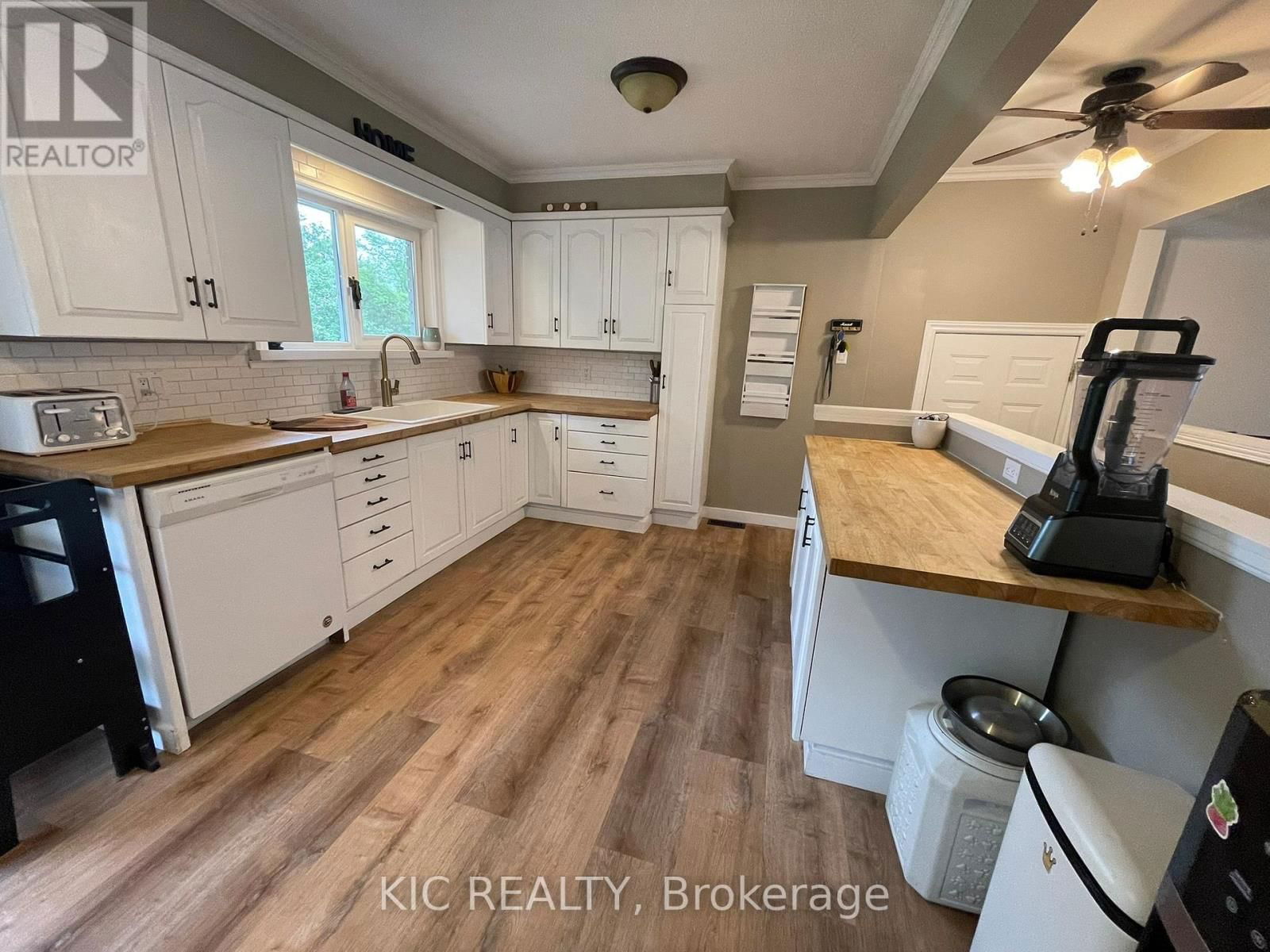 11 MCLEAN AVENUE Image 44