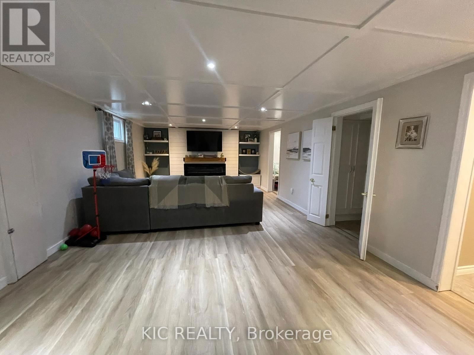 11 MCLEAN AVENUE Image 47