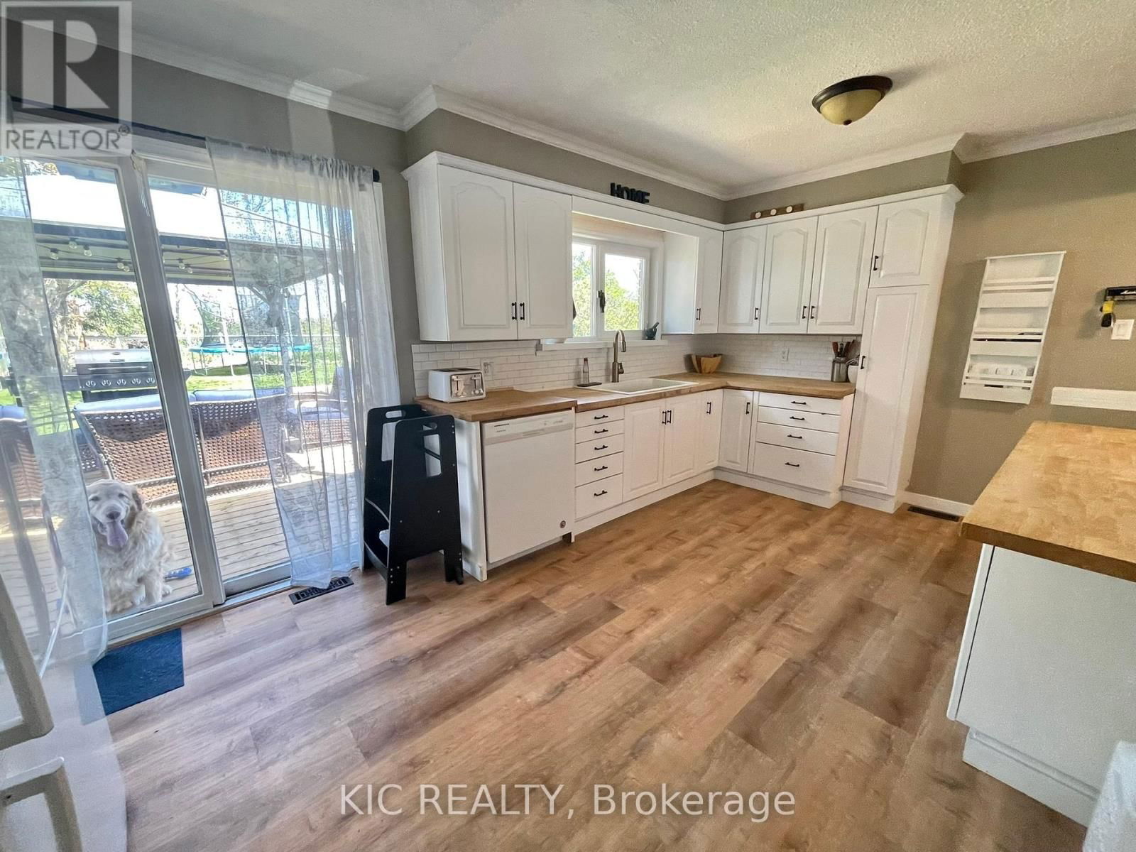11 MCLEAN AVENUE Image 8