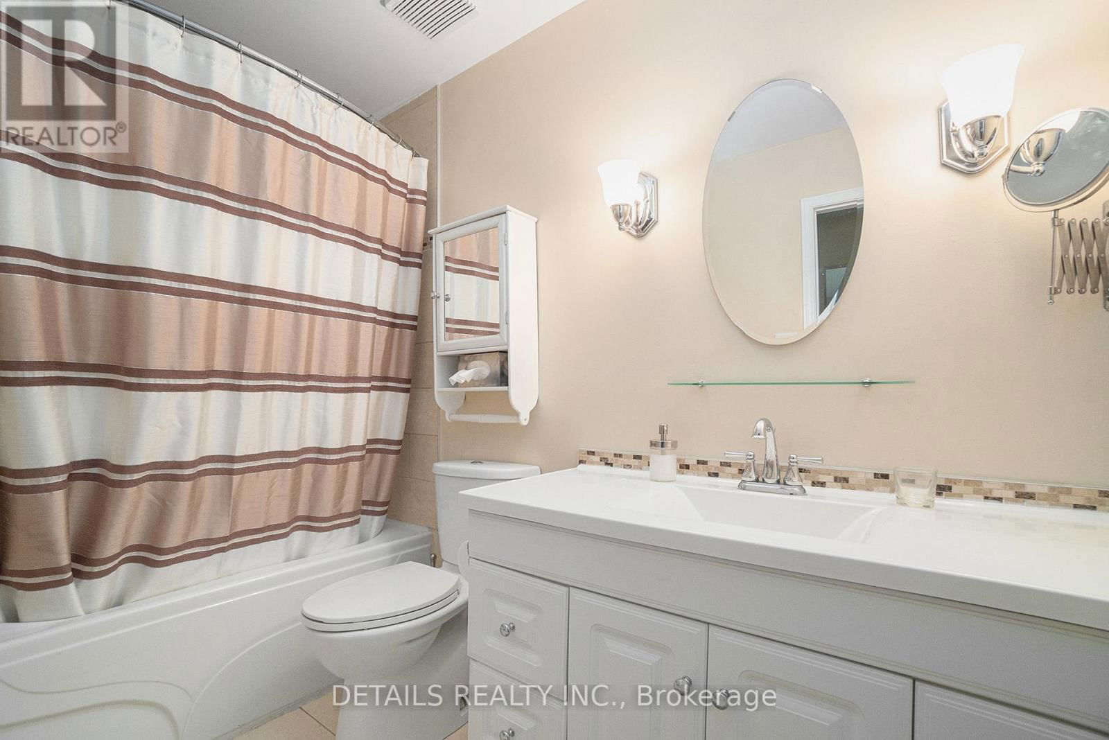 221 MACDOUGALL STREET Image 19
