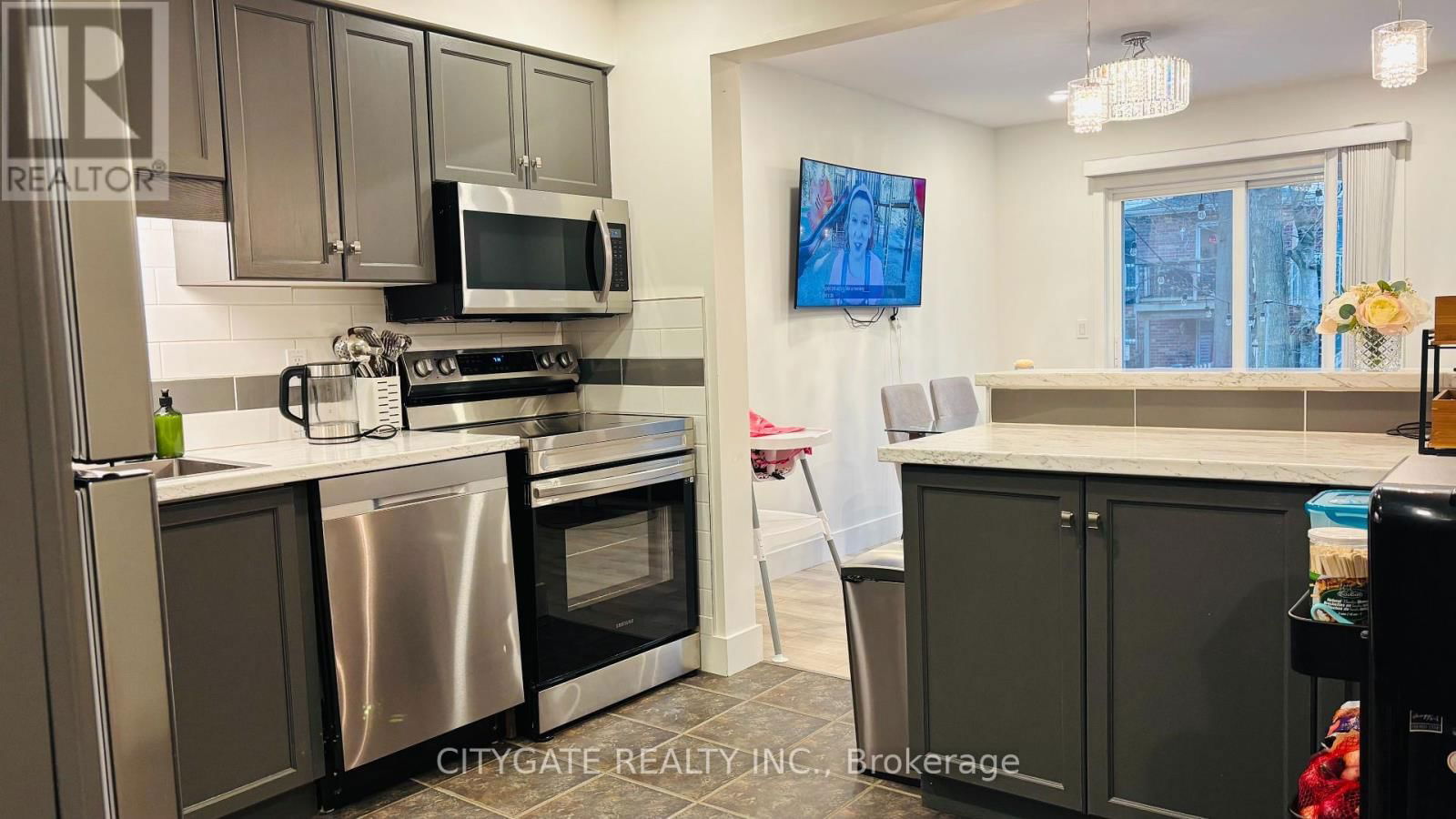 128 WERSTINE TERRACE Image 4