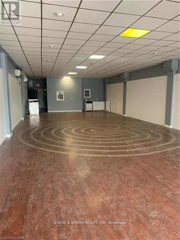 4333 QUEEN STREET Image 2