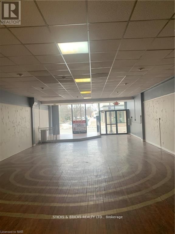 4333 QUEEN STREET Image 3