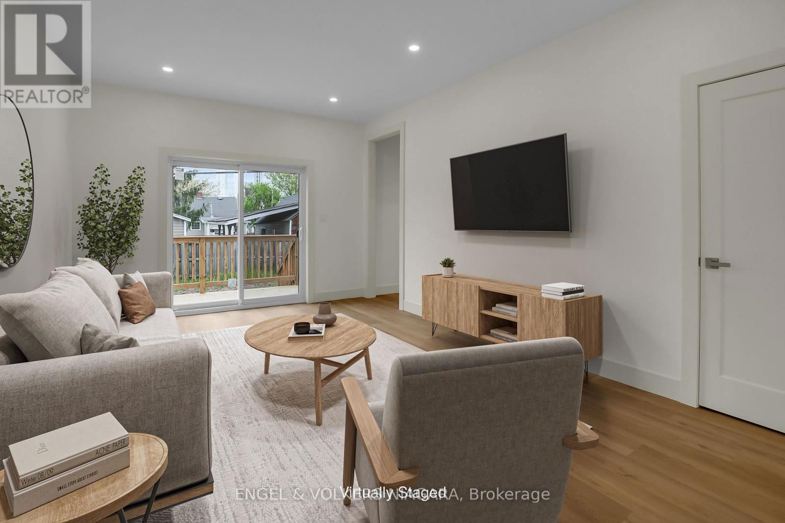 154 ROOSEVELT AVENUE Image 12