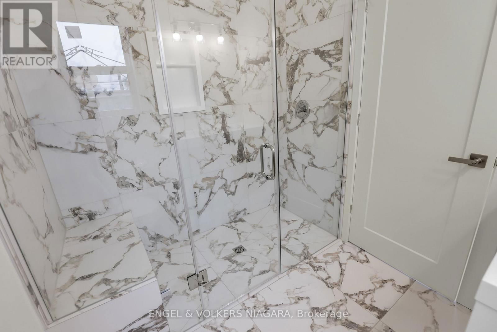 154 ROOSEVELT AVENUE Image 24