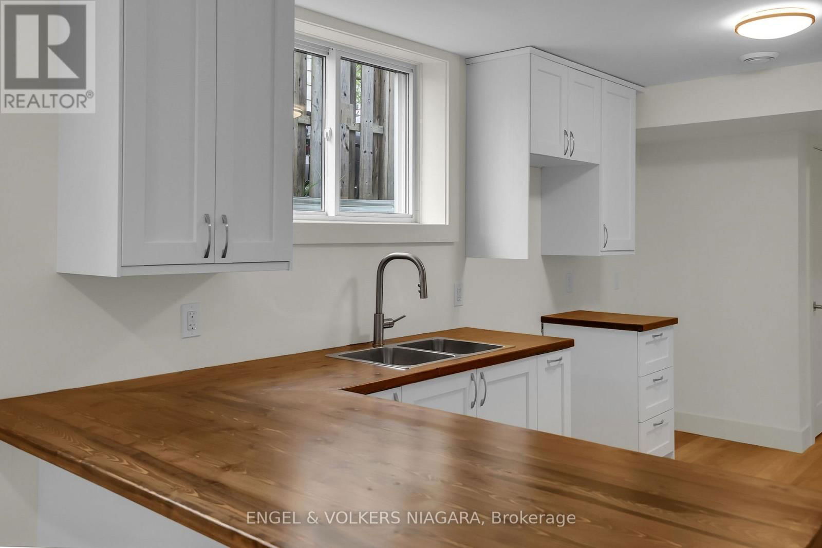 154 ROOSEVELT AVENUE Image 31