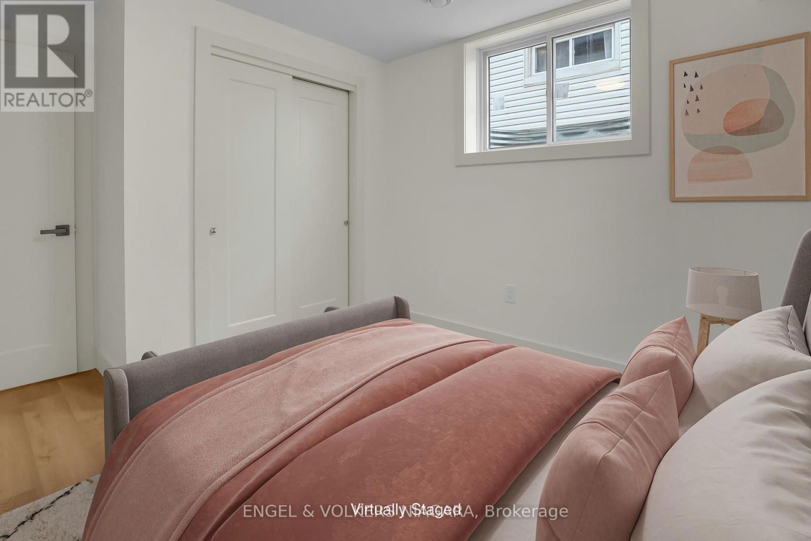 154 ROOSEVELT AVENUE Image 32