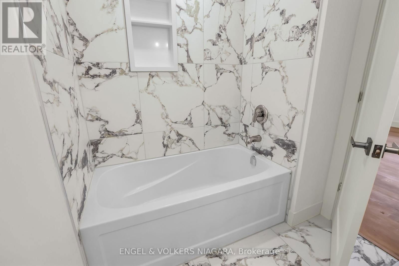 154 ROOSEVELT AVENUE Image 35