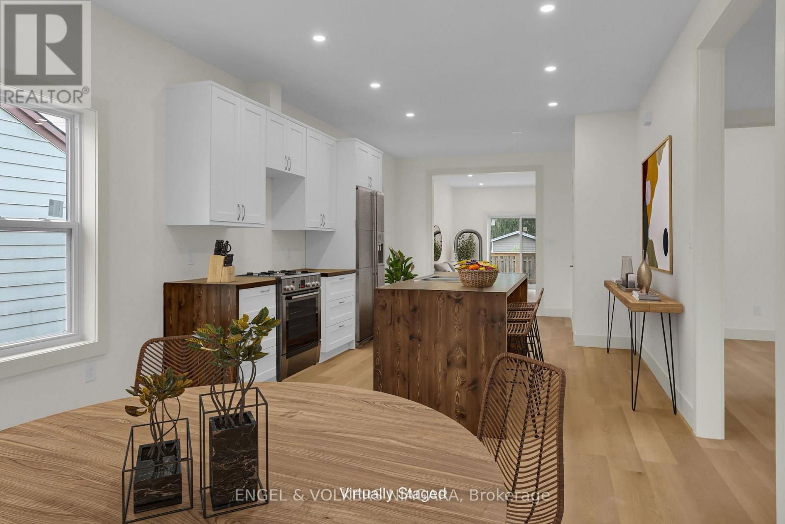 154 ROOSEVELT AVENUE Image 6