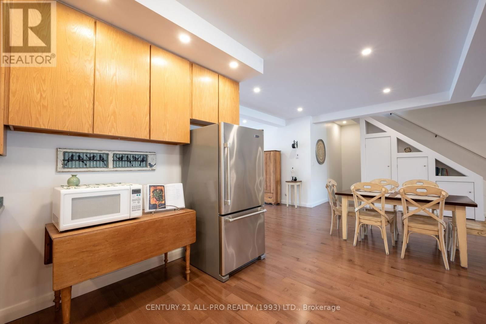40 KING STREET WEST Image 9