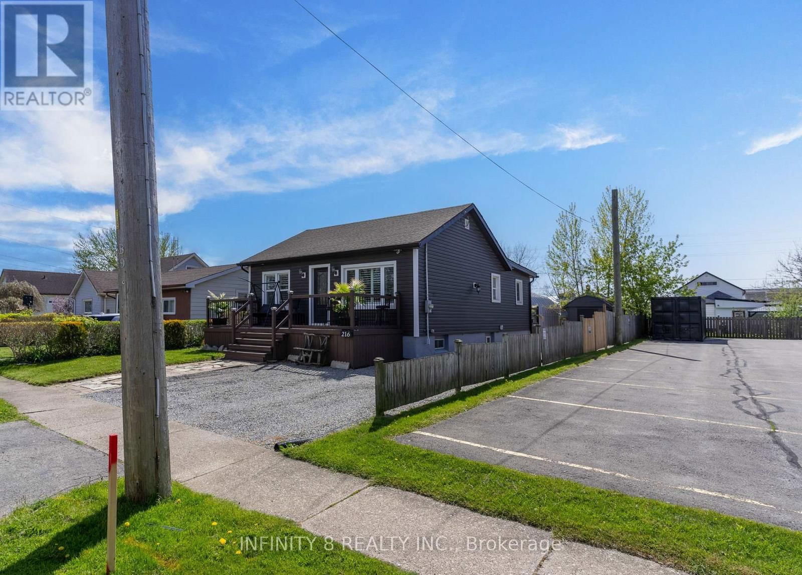 216 BEATRICE STREET Image 2