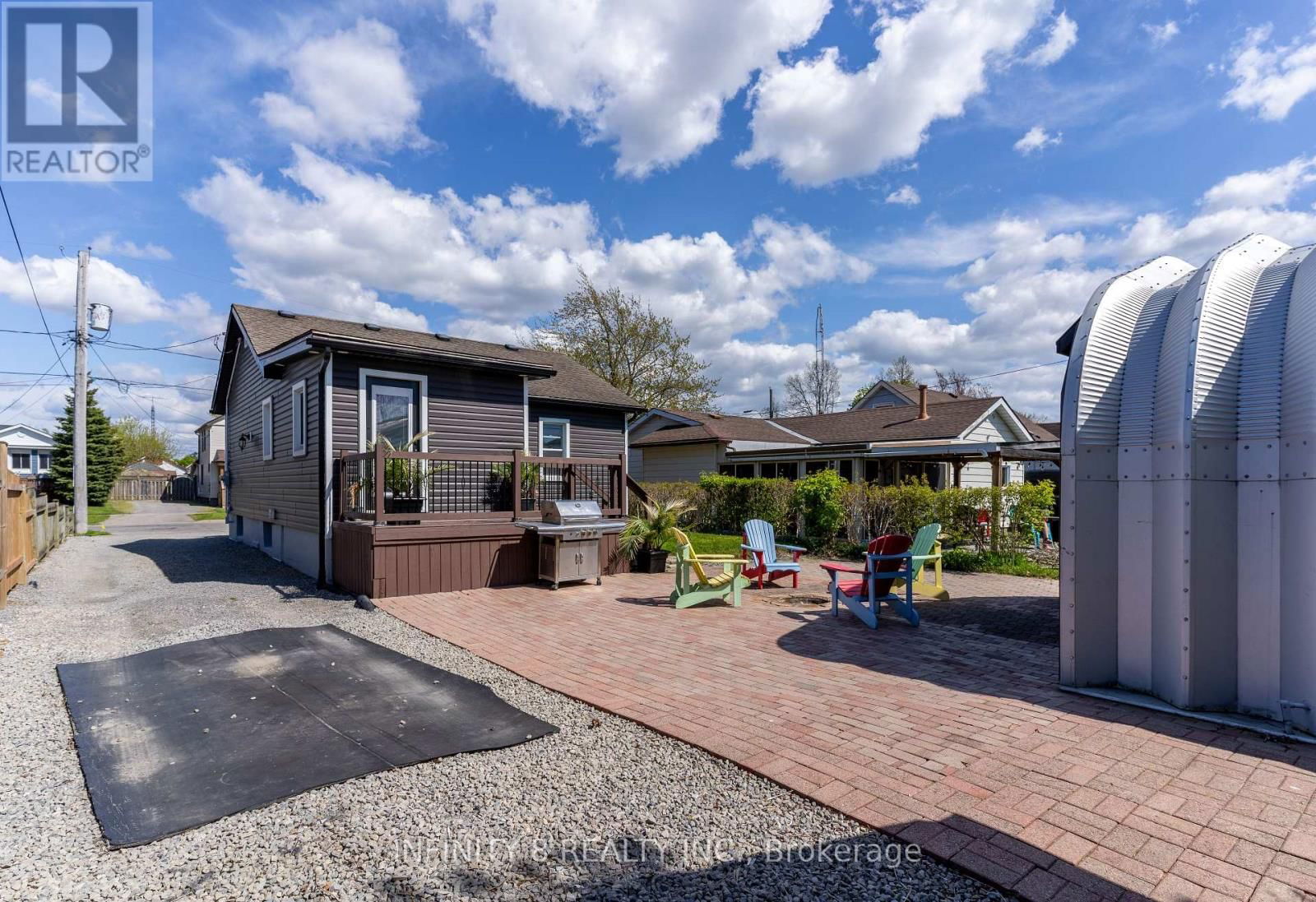 216 BEATRICE STREET Image 21