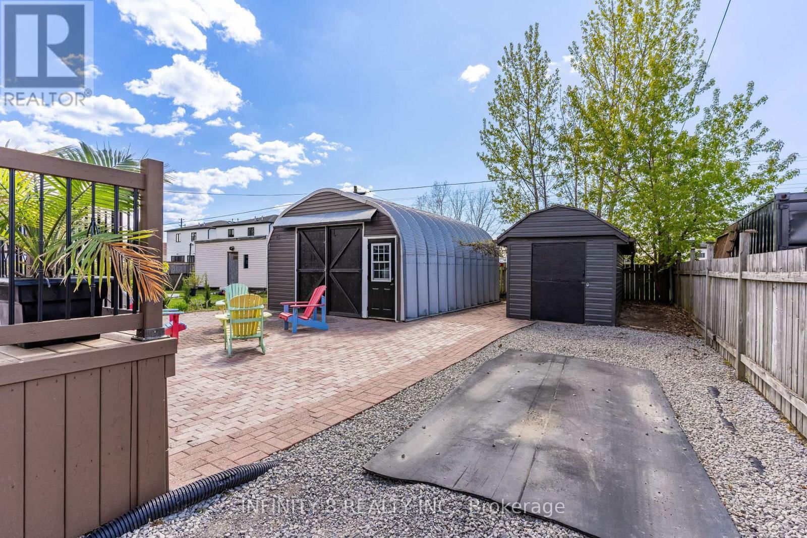 216 BEATRICE STREET Image 22