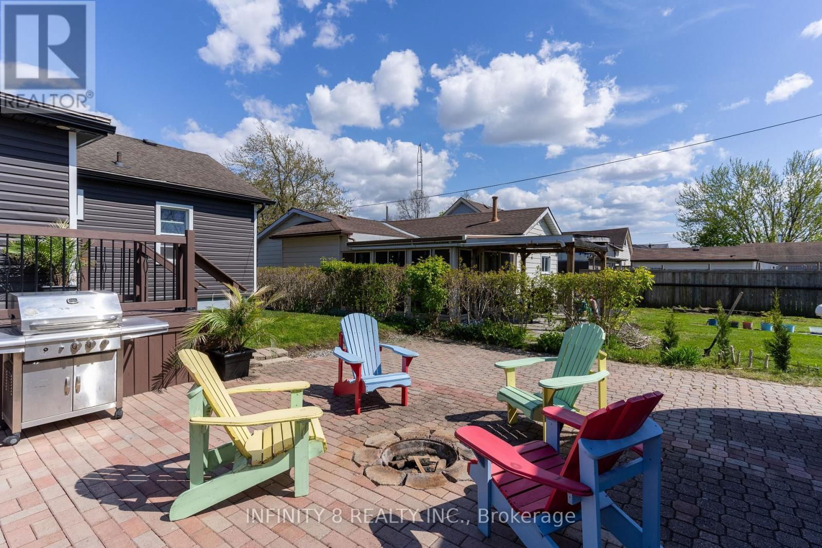 216 BEATRICE STREET Image 24